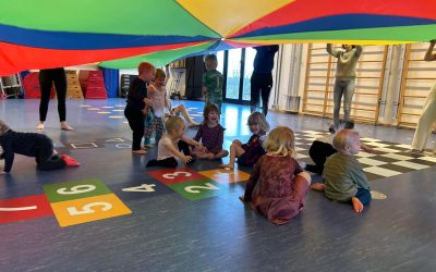 Forældre/barn gymnastik i De 7 Dale Forældre/barn gymnastik i De 7 Dale